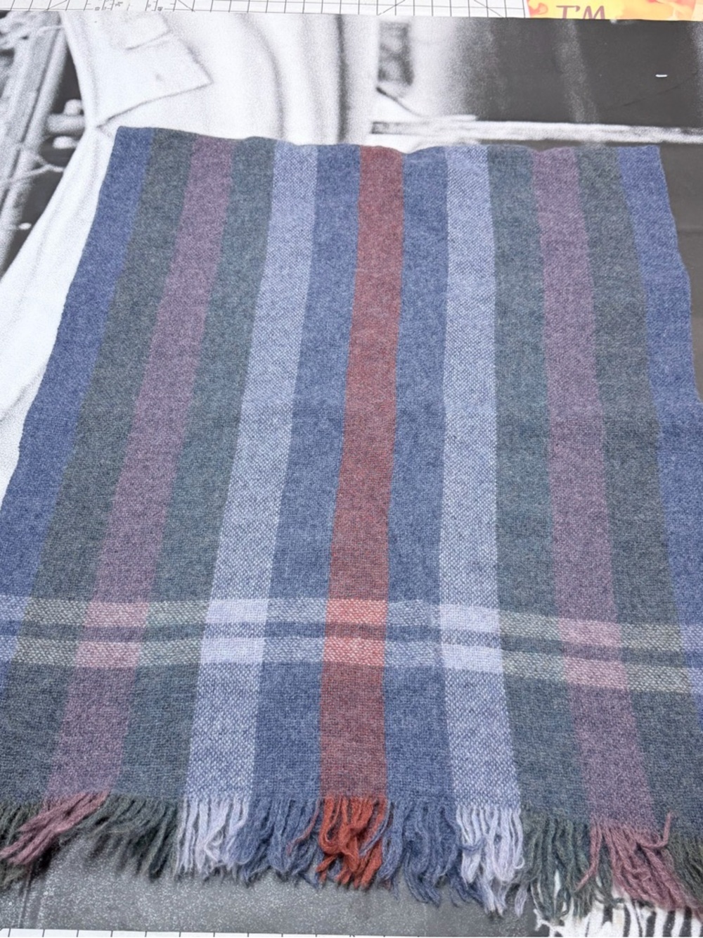 Avoca Hand Weavers 54 x 64 Pure New Wool Handwoven in Ireland Throw Blanket - Picture 3 of 6